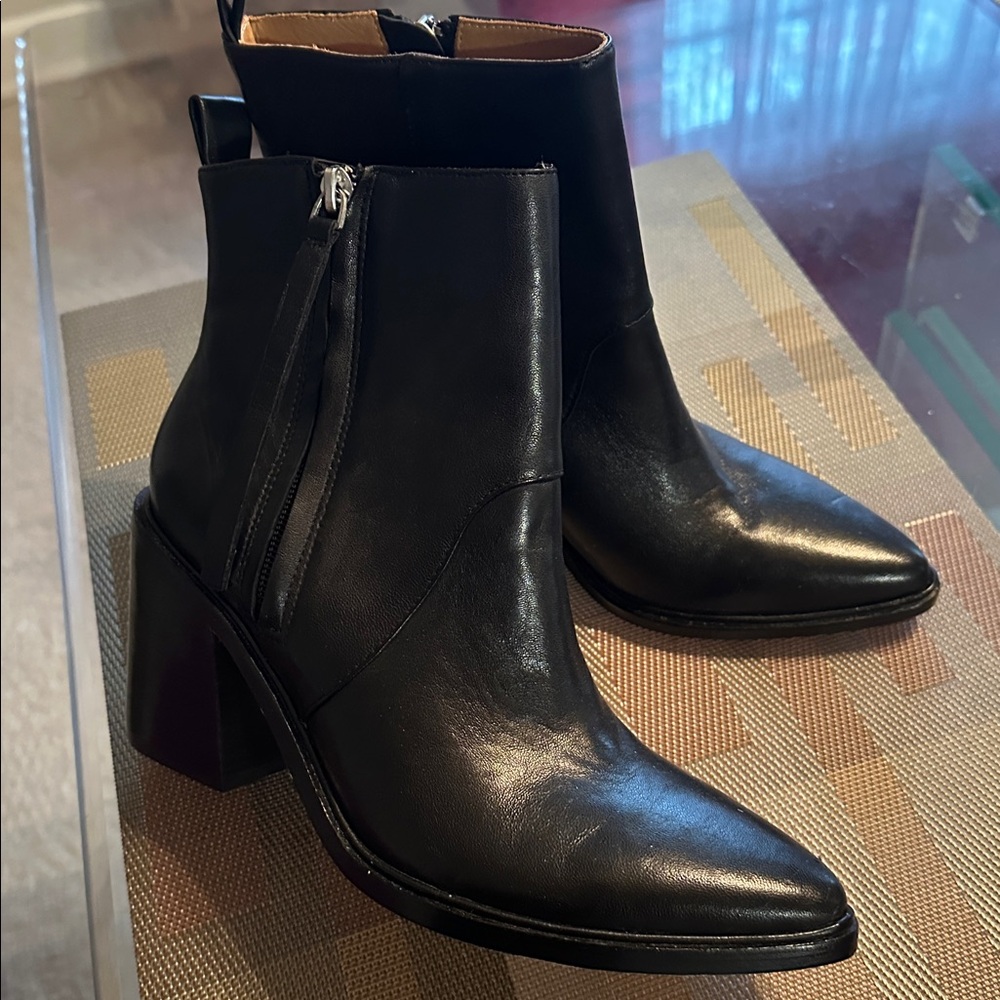 Bettye Muller leather black bootie brand new size 6 beautiful like